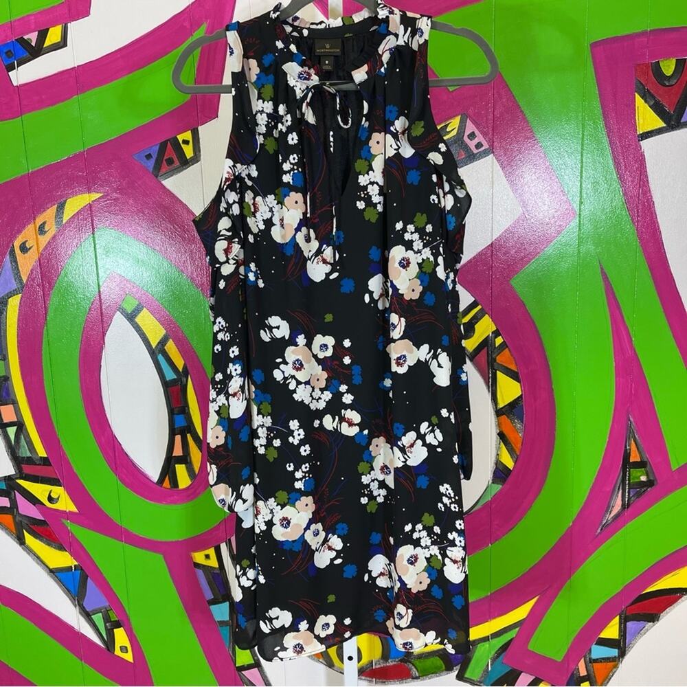 Worthington, Floral Long Sleeve Cold Shoulder Dress. Size 8. Excellent condition